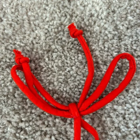 Red Open Back Cropped Tank Top - Picture 3 of 4